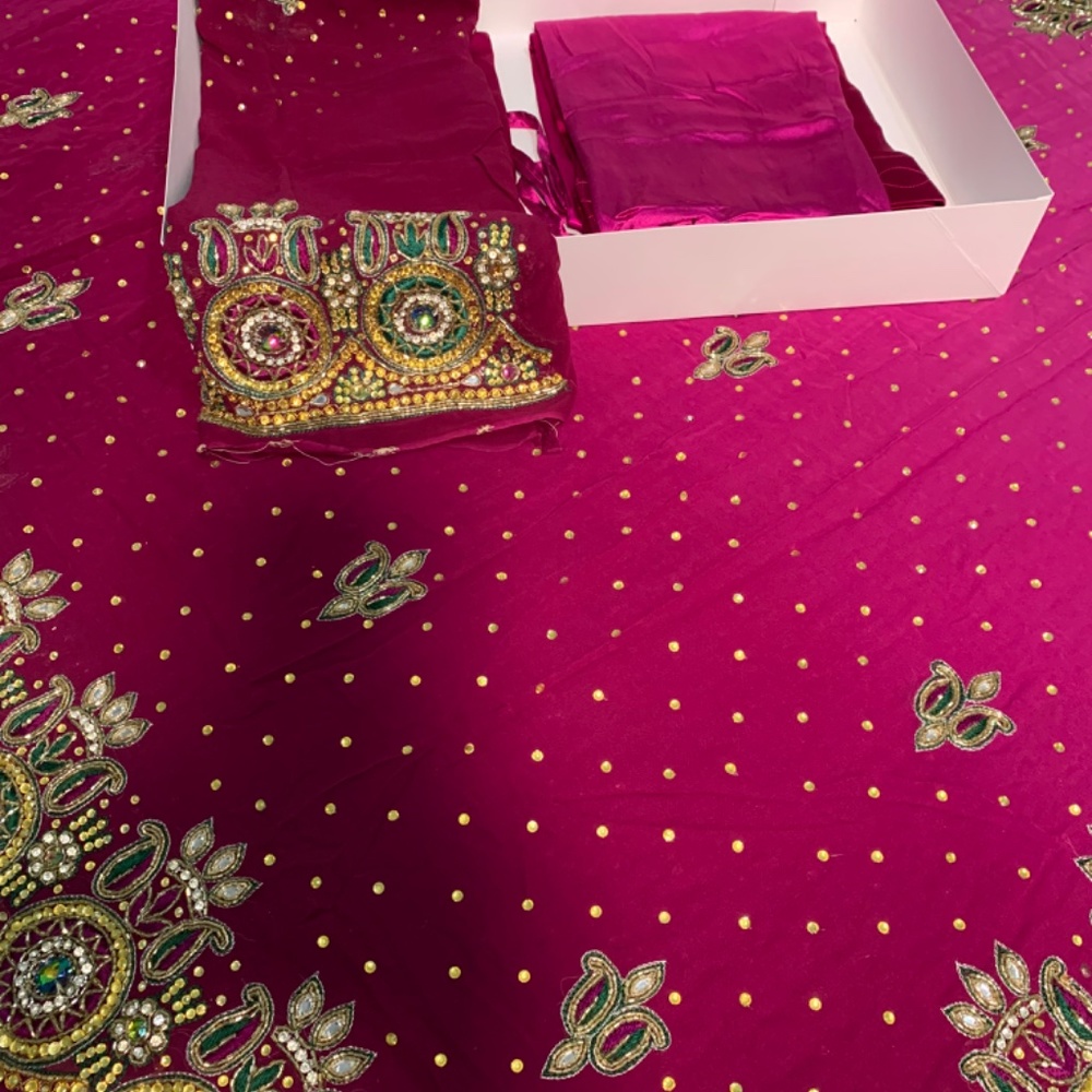 Saree - Picture 2 of 3